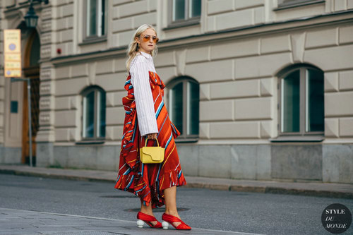 色彩趋势 忘掉牛油果绿！2019下半年这几个颜色较火！(图22)