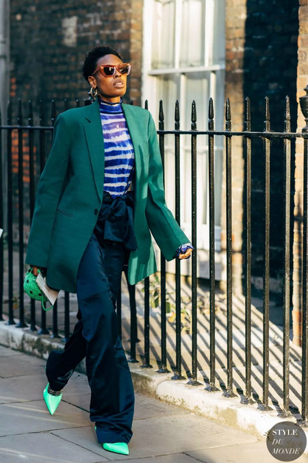 色彩趋势 忘掉牛油果绿！2019下半年这几个颜色较火！(图29)